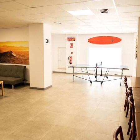 Hostel Playa De Meron 산비센테데라바케라 외부 사진